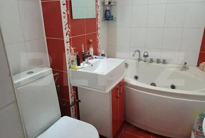 Apartament de vanzare, cu 3 camere, 70 mp, zona Revolutiei - 1
