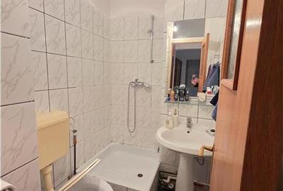 Apartament cu 4 camere decomandat în Crângași - 12