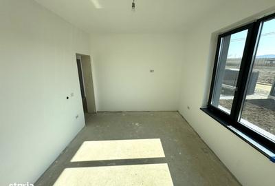 Casă cu 4 camere cu Teren 500 Mp în Ciurea - 2