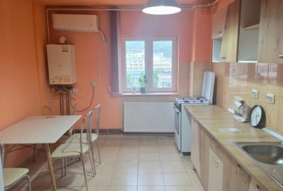Apartament cu 2 camere decomandat în Decebal - 1