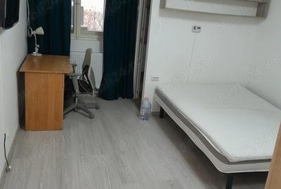 Garsonieră decomandată în Baza 3 - 4