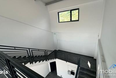 Spațiu comercial, de 550 mp, în Petros - 1