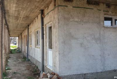 Casă cu 18 camere în Găești - 7