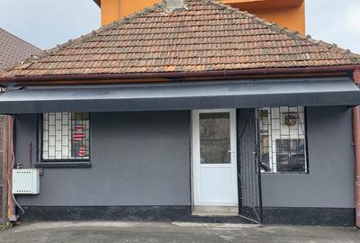 Spațiu comercial, de 40 mp, în Centrul Civic - 4
