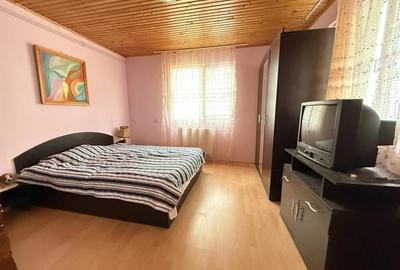 Casă cu 6 camere cu Teren 50 Mp în Mehala