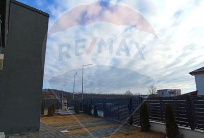 Casa / Vila cu 5 camere de vanzare - 5