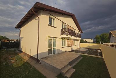 Casă cu 4 camere cu Teren 200 Mp în Berceni
