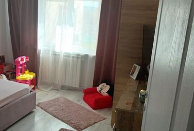 Apartament cu 3 camere decomandat în Poarta 6 - 1