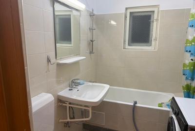 Apartament cu 2 camere decomandat în Pajura