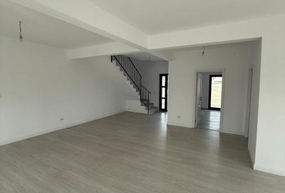Casă individuală cu 4 camere cu Canalizare în Central - 4