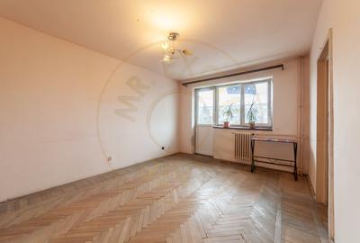 Apartament cu 3 camere circular în Războieni - 2