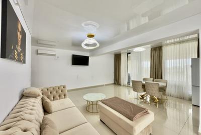 Apartament cu 2 camere decomandat, mobilat în Central