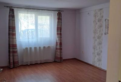 Casă cu 3 camere cu Teren 337 Mp în Central - 1