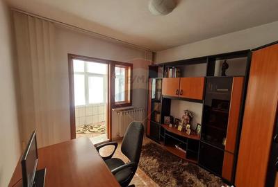 Apartament cu 4 camere decomandat în Obor - 11