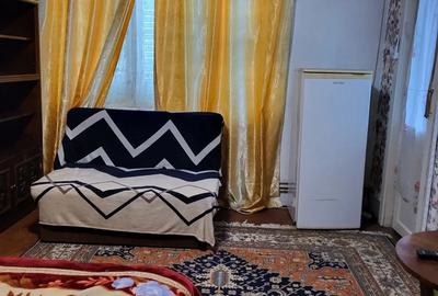 Proprietar, ofer spre inchiriere un apartament , 40 mp, cu o camera , modificat, la Medicina, 270 eu - 6