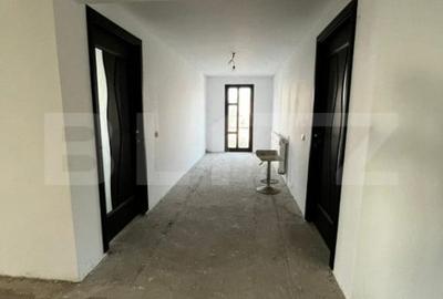 Casă cu 5 camere cu Teren 500 Mp în Central - 9