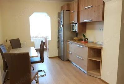 Inchiriez ap 2 cam, decomandat, central, zona linistita - 4