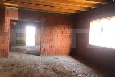 Casă cu 4 camere cu Teren 1657 Mp în Viile Satu Mare - 2