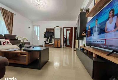 Casă cu 5 camere cu Teren 390 Mp în Central