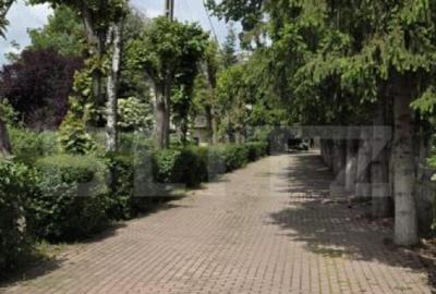 Proprietate Exclusivista: 2 Case, Piscina ?i Teren de Ten - 1