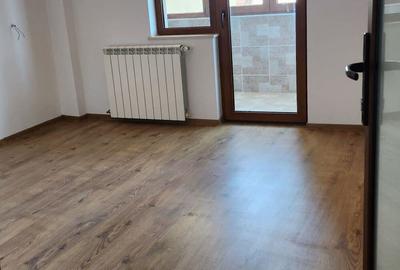 Apartament cu 3 camere decomandat în Oltenița - 10