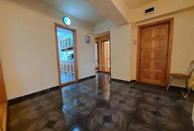 Apartament cu 4 camere decomandat în Transilvaniei - 5