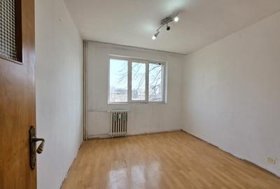 Apartament cu 4 camere decomandat în Titan - 2
