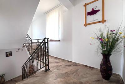 Casă cu 8 camere cu Teren 400 Mp în Central - 10