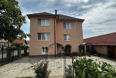 Casă cu 4 camere în Central - 6