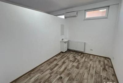 Spațiu comercial, de 54 mp, în Central - 1