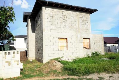 Casă cu 4 camere în Central - 2