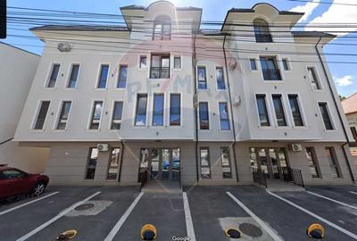 Apartament cu 3 camere de inchiriat in zona Central