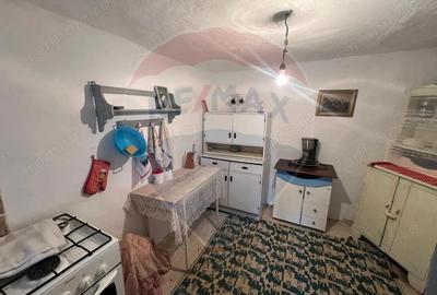 Casă cu 4 camere cu Teren 1000 Mp în Mihălceni - 11