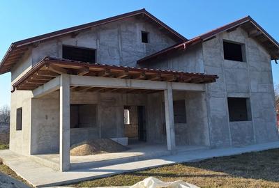 Casă cu 6 camere cu Teren 520 Mp în Vânători - 10