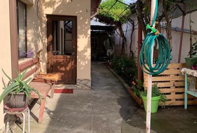 Casă cu 4 camere decomandat în Băceni - 2