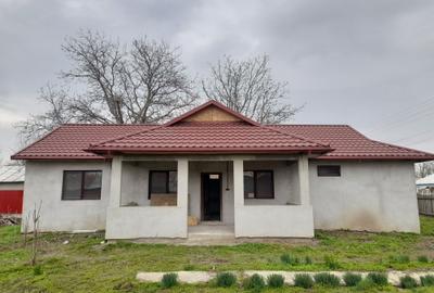 Casă cu 4 camere în Tufești - 3