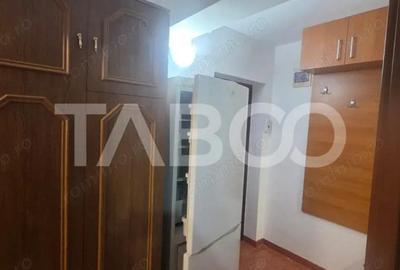 Garsoniera decomandata de inchiriat zona Turnisor gata de mutare - 3