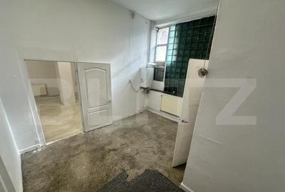 Spațiu comercial, de 85 mp, în Central - 3