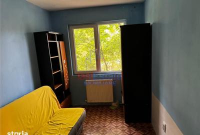 Apartament cu 3 camere semidecomandat în Podu Roș - 2