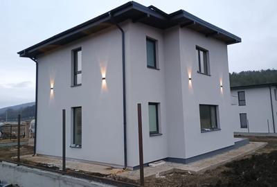 Casă cu 4 camere în Central - 8