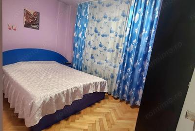 Apartament cu 3 camere decomandat în Tudor