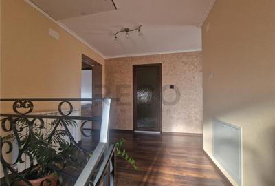 Casă cu 4 camere cu Teren 400 Mp în Sântandrei