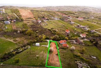 Teren intravilan de 2086 mp, în Dealuri Oradea - 3