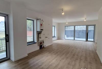 Apartament cu 2 camere decomandat în Zamora