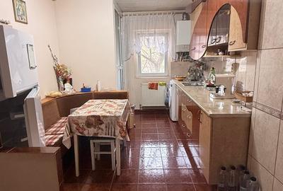 Apartament cu 4 camere decomandat în Central - 1