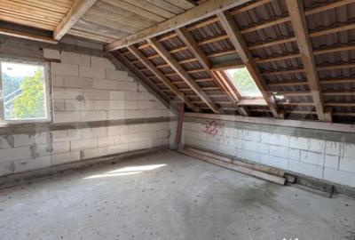 Casă cu 4 camere cu Teren 500 Mp în Central - 15