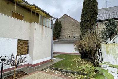Casă cu 3 camere cu Teren 300 Mp în Titulescu - 4