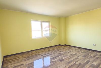 Casă cu 8 camere cu Teren 440 Mp în Central - 17