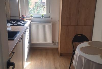 Apartament cu 2 camere semidecomandat, mobilat în Tractorul - 3