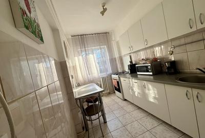 Apartament 2 camere mobilat etaj 2 central - 4